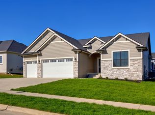 17829 Valley View Dr, Clive, IA 50325