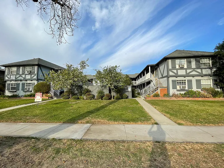 1841 Riverside Dr #STUDI0 — Photo 3