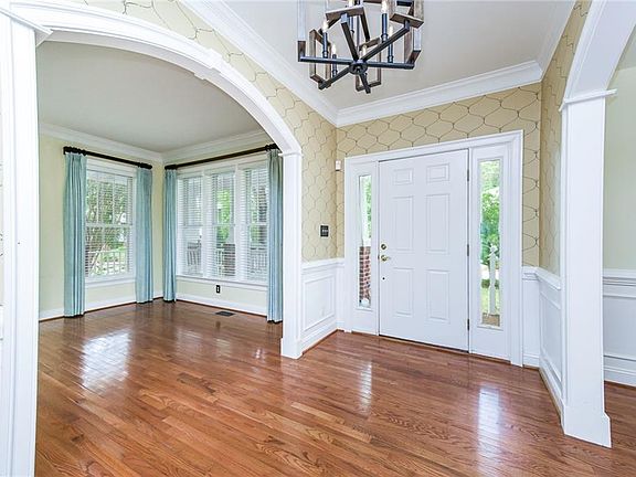 4th image of 101 Lafayette Pointe