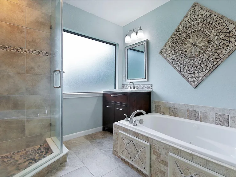 710 W Rollingwood — Photo 20