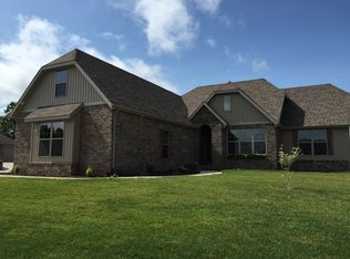 807 E Romeo Ct, Nixa, MO 65714