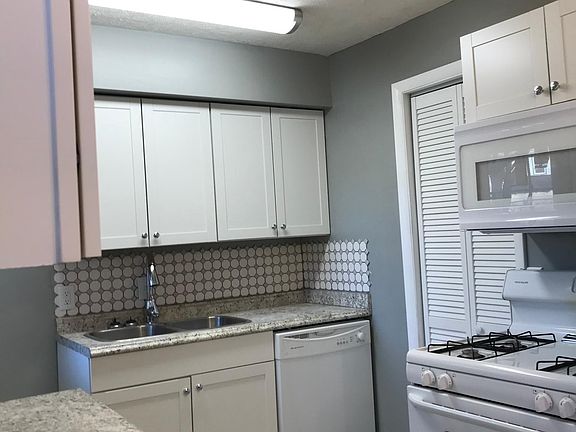 5th image of 2814 Avenue C #2816