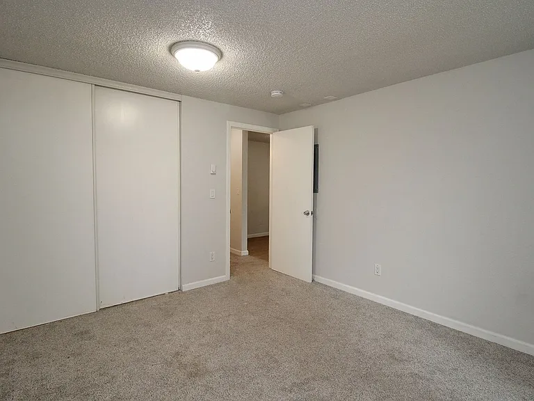 Raleigh Heights — Photo 34