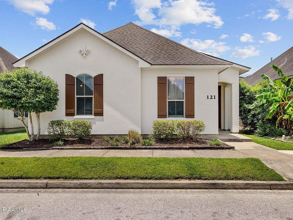 1st image of 121 Laurel Grove Blvd