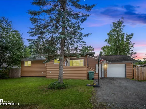 10132 Chandalar St, Eagle River, AK 99577