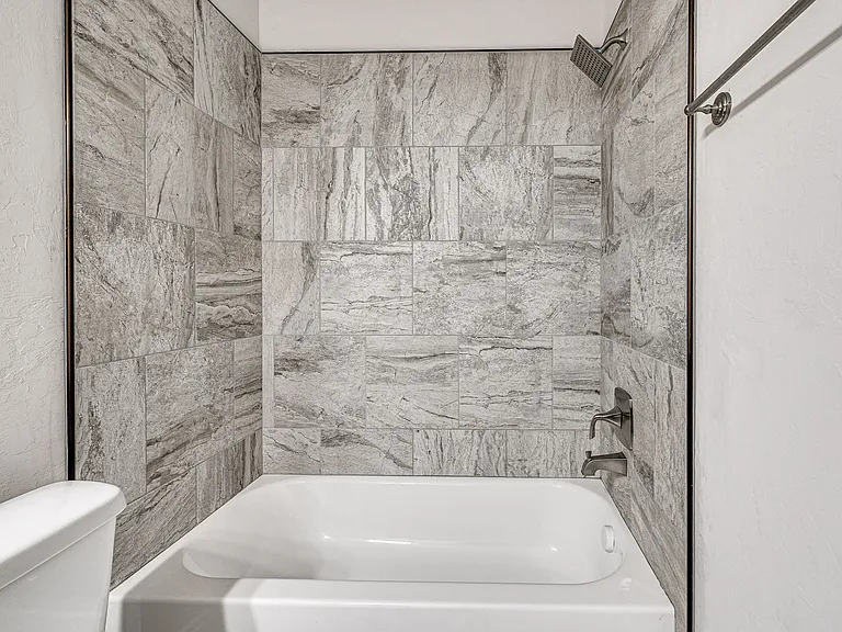 3012 NW 184th Ter — Photo 16