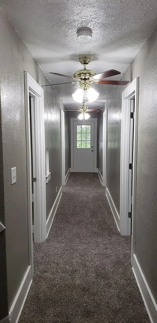 Spacious 5-Bedroom Home Near Downtown Kokomo — Photo 3
