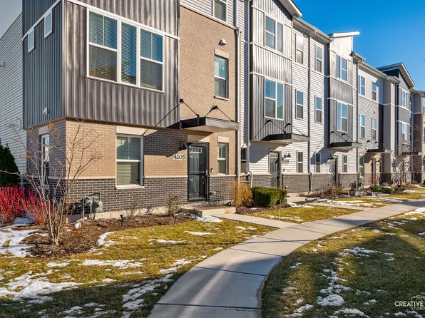 4203 Calder Ln, Aurora, IL 60504