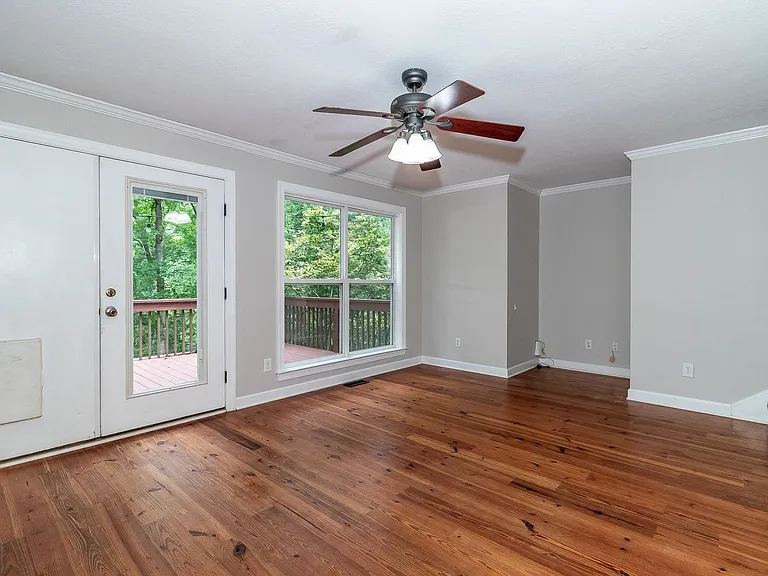 438 Bristol Rd — Photo 18