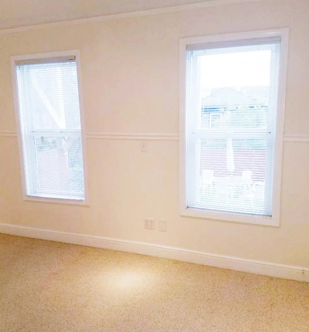 Studio, 425 sqft, $3,600 — Photo 3