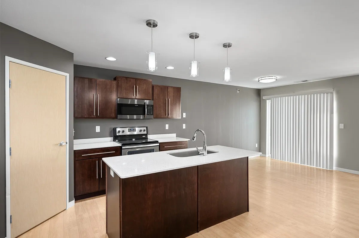 3. Agassiz B - Main Living Space 3. Agassiz B - Main Living Space - Agassiz