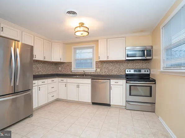 15 Cranbury Rd APT 1, Princeton Junction, NJ 08550