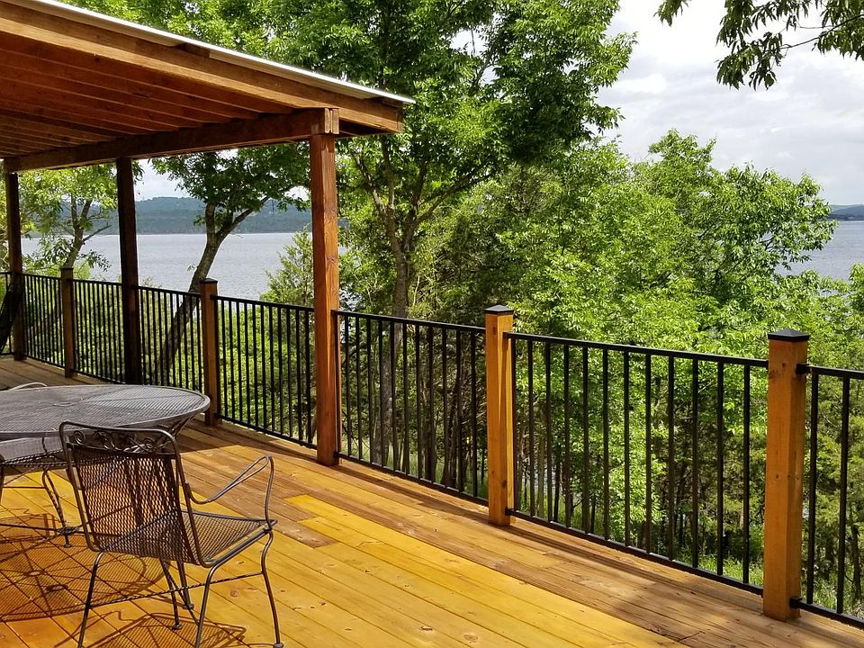 Deck over looking Tablerock lake