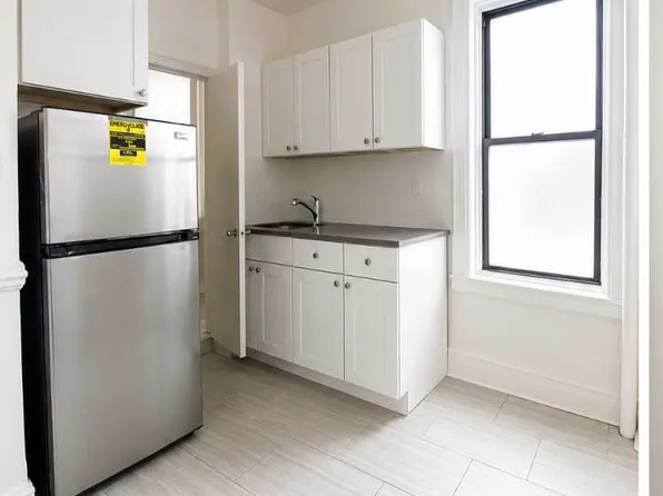 287 Bedford Avenue image 1 of 4