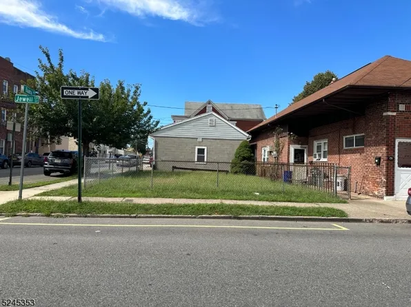 133 Jewell St #2, Garfield City, NJ 07026