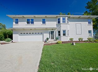 1126 E Thomas St, Arlington Heights, IL 60004