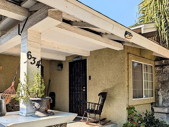2nd image of 634 E 52nd Pl
