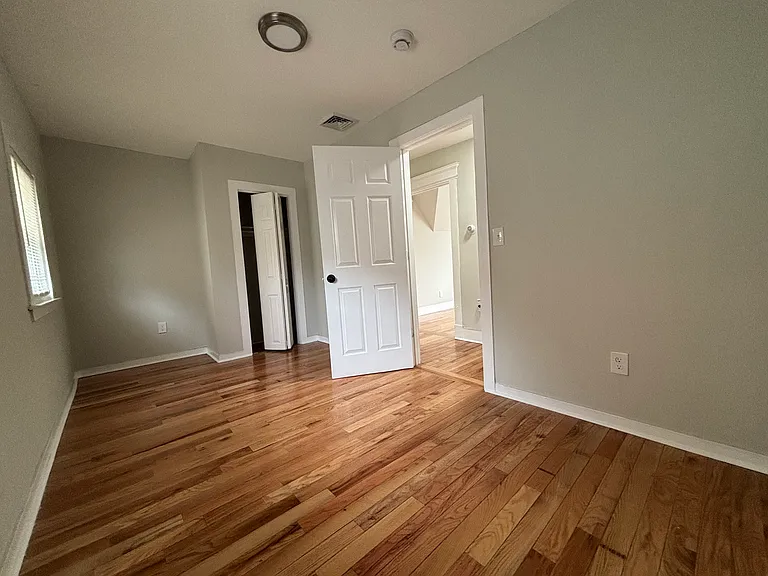 370 Shelton Ave #C — Photo 7