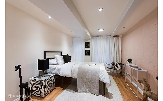 Sold by Douglas Elliman | media 25