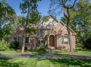 5610 Whiting Dr, McHenry, IL 60050