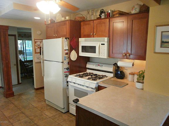 5th image of 625 Charlotte Ave NW