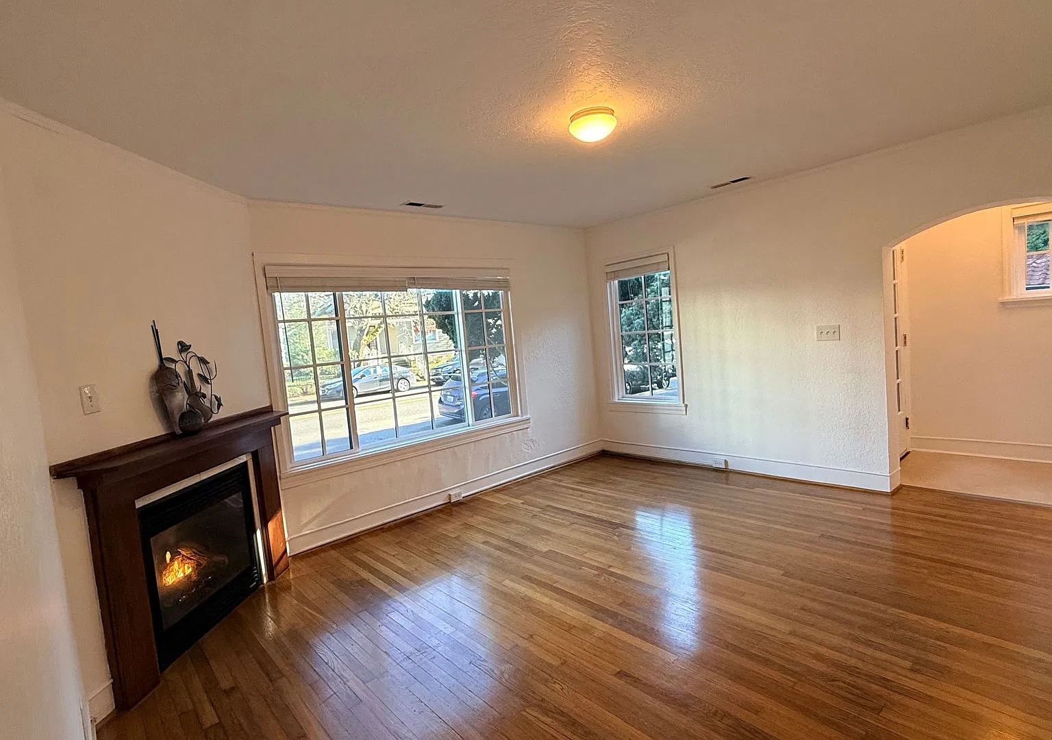 Uptown Villa Apartments — Photo 3
