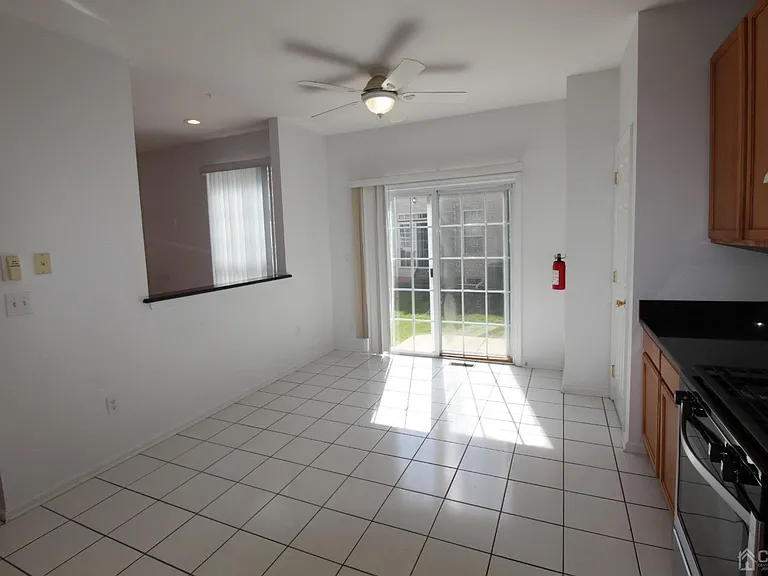 27 Pin Oak Dr — Photo 7