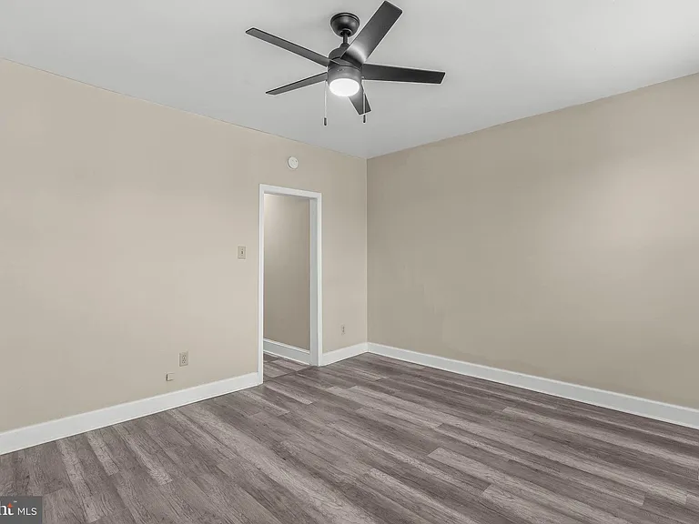 2440 Carpenter St #B — Photo 6