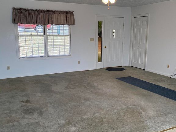 4th image of 327 Poplar Ave