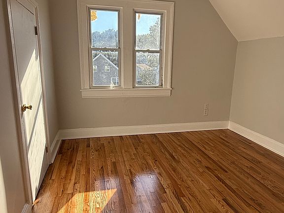 5th image of 1190 Iranistan Ave #2