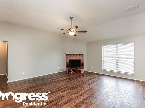 4th image of 804 Elbe Dr