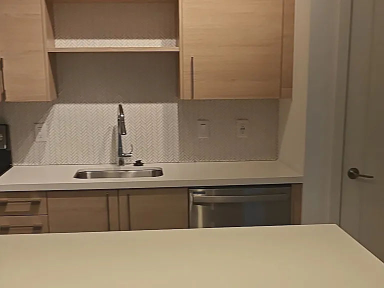 1002 SW 7th St #2 — Photo 8