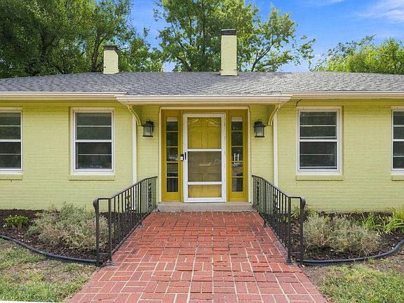 3rd image of 230 N Edgemoor Dr