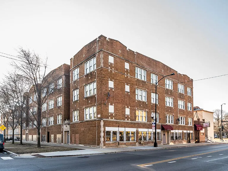 109 N Laramie Ave — Photo 9