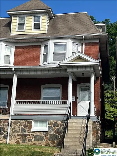 1129 Russell Ave Photo 1