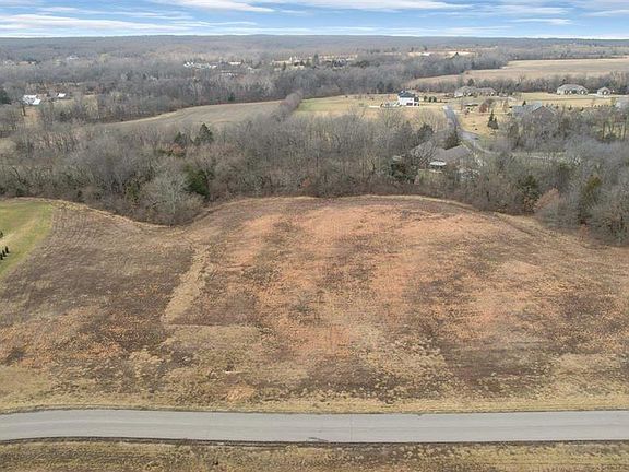 2nd image of 151 Oak View Farms Dr