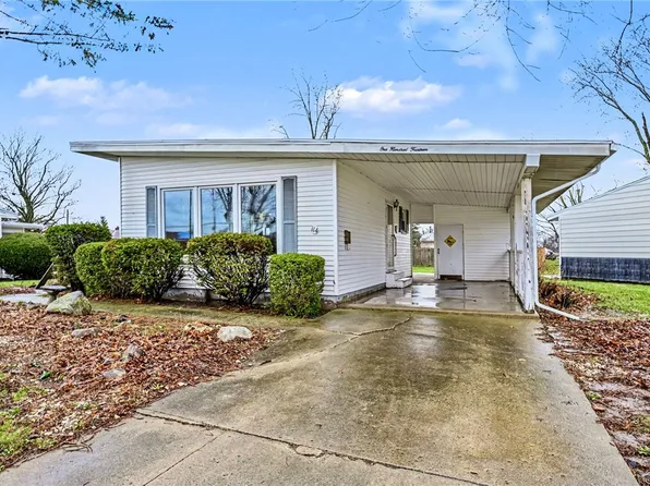 114 Cherry Ln, Wapakoneta, OH 45895