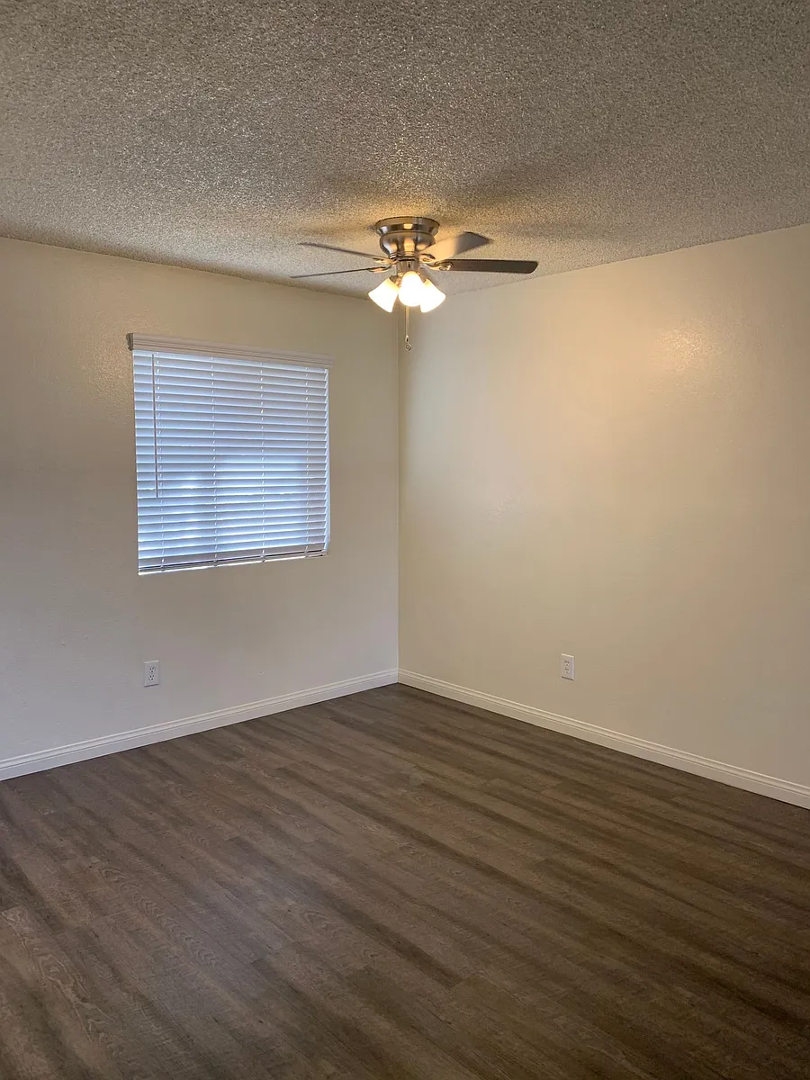 Building Photo - 2500 Dracena St
