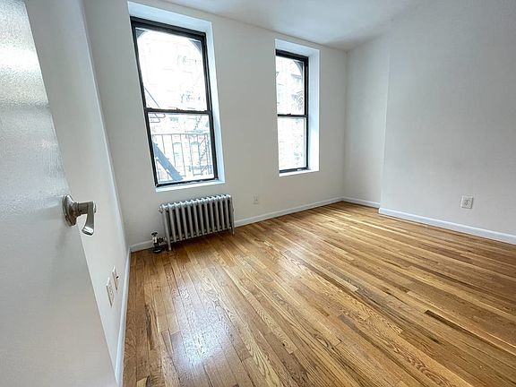 3rd image of 220 E 85th St #3EL
