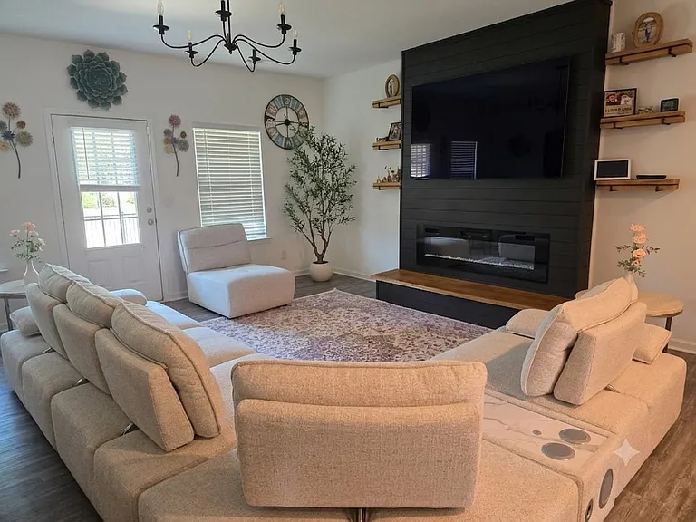 509 Ruths Dr — Photo 2
