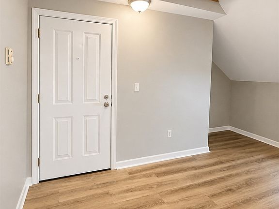 4th image of 23 Brow St #3E