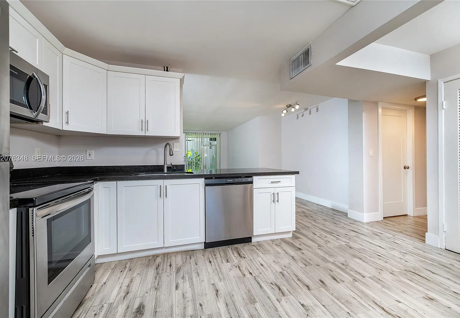 Jade Winds Group Bamboo G — Photo 3