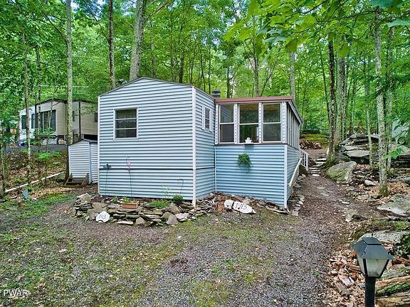 2nd image of 128 Pheasant Ln