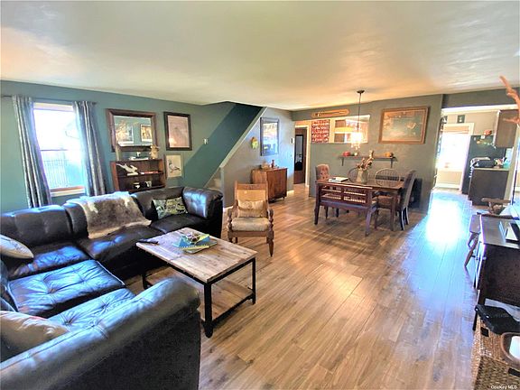 3rd image of 19 Starlight Ln