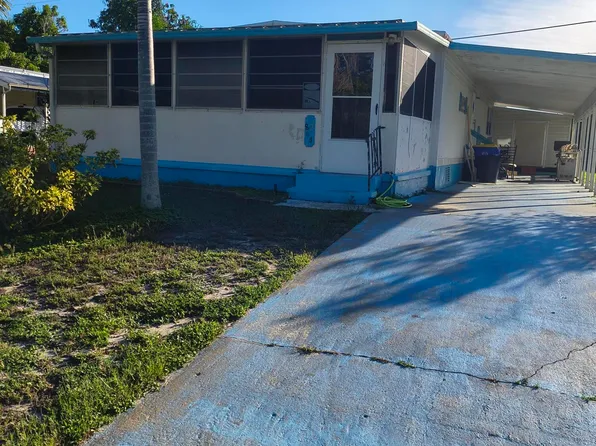 8294 SE SANDY Lane, Hobe Sound, FL 33455
