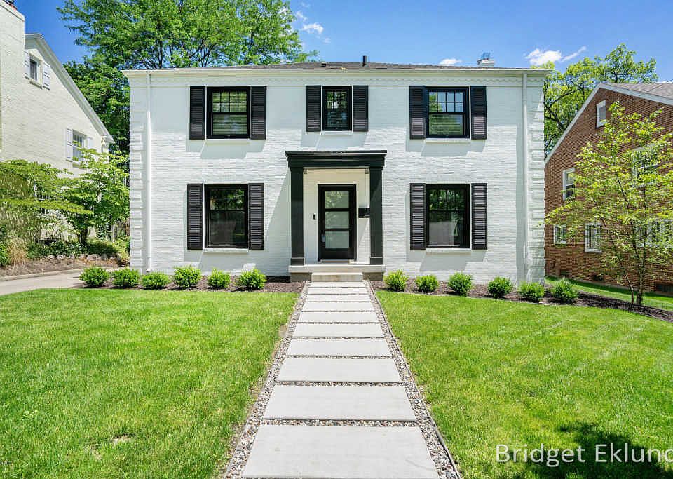 1st image of 820 Gladstone Dr SE