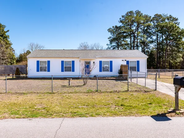 109 Riegel Dr, Hubert, NC 28539