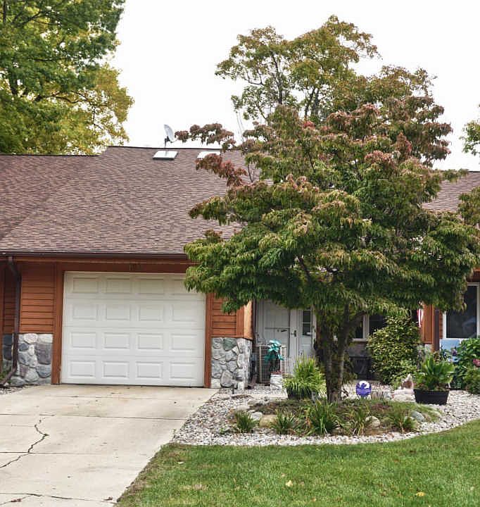 1st image of 429 Harbor Lake Dr #10