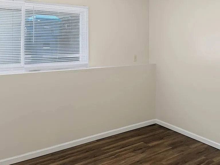 1127 Lafayette Ave — Photo 13