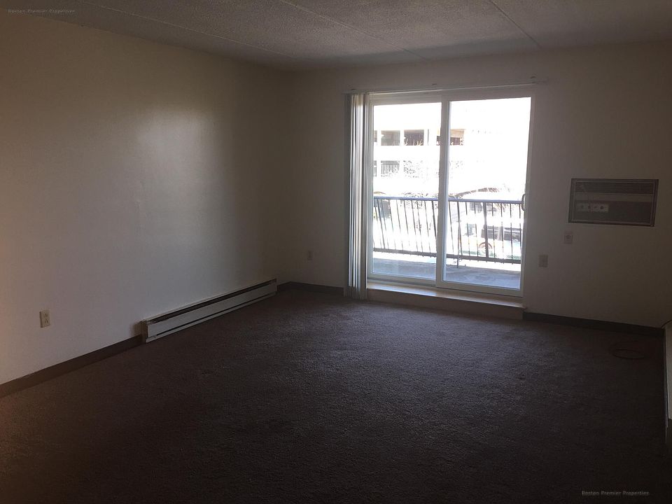 2nd image of 176 Presidents Ln APT 402A